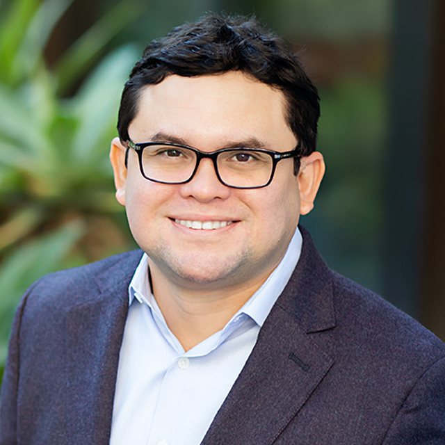 Dr Julio Lamprea Mon